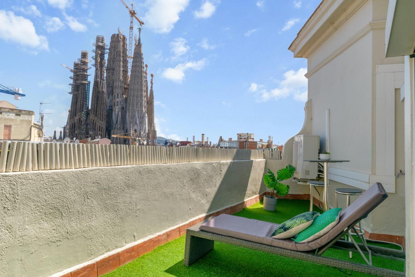 Suite Home Sagrada Familia Barcelona Exterior photo